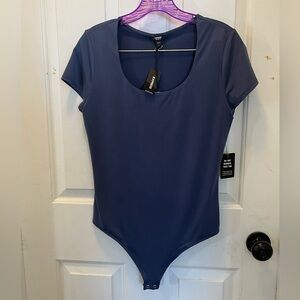 NWT Express Body Contour Short Sleeve Round Neck Bodysuit - Blue - Sz Medium